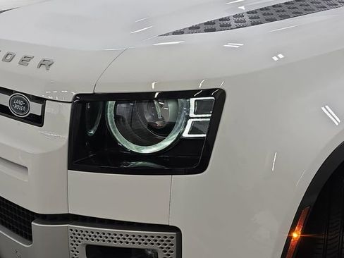 Used 2023 Land Rover Defender 130 SE image 31