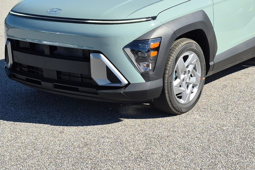 New 2027 Hyundai Kona SE FWD image 11