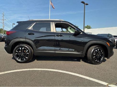 Used 2023 Chevrolet TrailBlazer LT AWD/4WD image 5