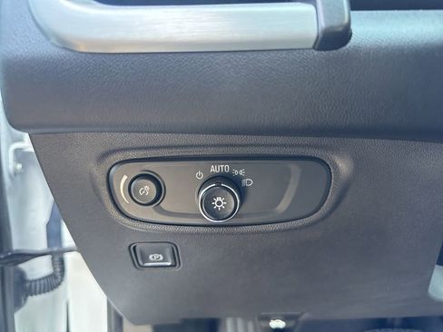 Used 2022 GMC Terrain SLE image 20