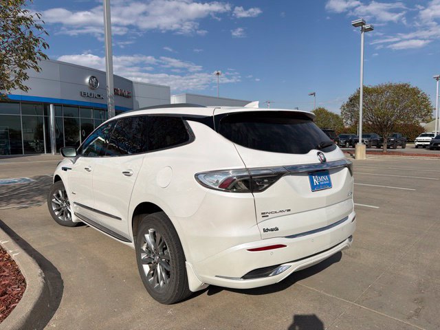 Used 2023 Buick Enclave Avenir w/ Avenir Technology Package AWD/4WD image 7