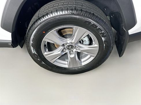 Used 2025 Toyota RAV4 XLE w/ Convenience Package image 11