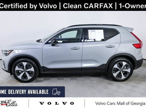 Certified 2025 Volvo XC40 B5 Plus AWD/4WD image 2