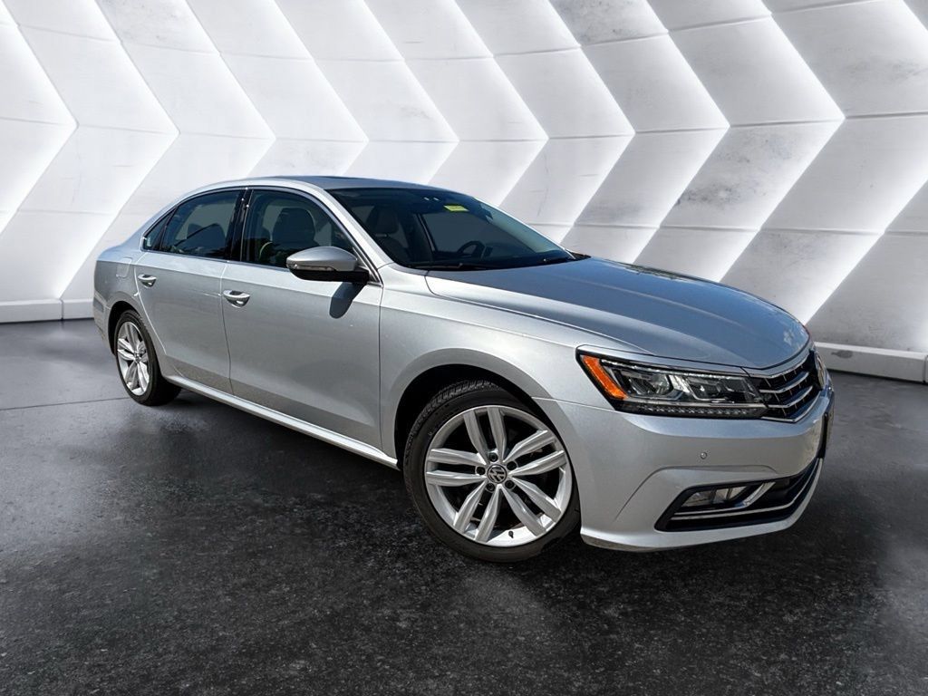 Used 2018 Volkswagen Passat 2.0T SE FWD image 5