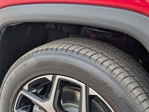 Used 2025 Jeep Compass Limited image 29