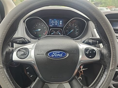 Used 2014 Ford Focus SE w/ Equipment Group 201A FWD image 19