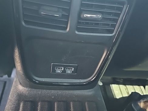 Used 2019 Chrysler 300 S RWD image 17