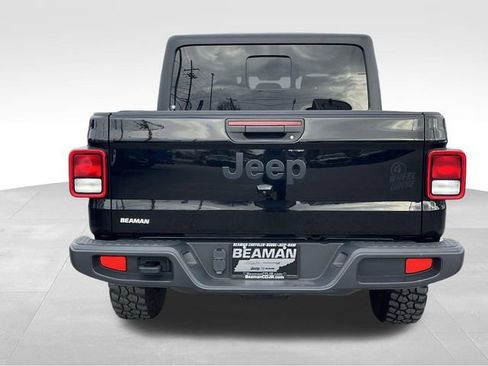 Used 2022 Jeep Gladiator Willys image 6