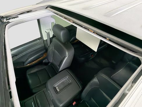 Used 2017 Chevrolet Tahoe Premier RWD image 16