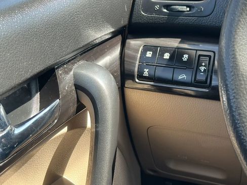 Used 2013 Kia Sorento LX image 18