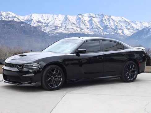 Used 2022 Dodge Charger R/T w/ Blacktop Package RWD image 2