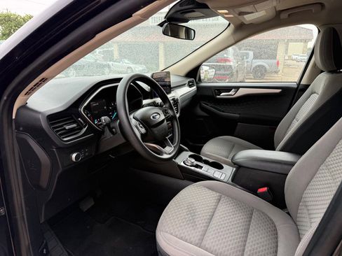 Used 2020 Ford Escape SE image 11