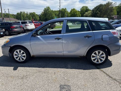 Used 2007 Toyota Matrix FWD image 4