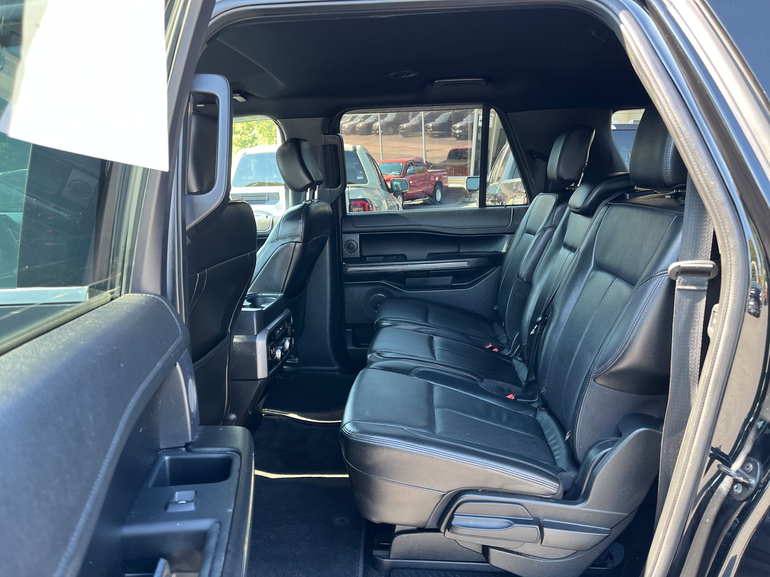 Used 2018 Ford Expedition Max XLT w/ Equipment Group 202A AWD/4WD image 12