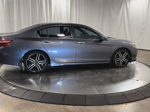 Used 2017 Honda Accord Sport Special Edition image 2