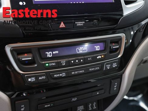 Used 2016 Honda Pilot Touring image 19