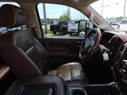 Used 2016 Chevrolet Silverado 2500 High Country w/ Duramax Plus Package AWD/4WD image 32