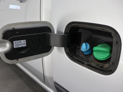 Used 2023 GMC Sierra 2500 SLE w/ SLE Convenience Package image 33