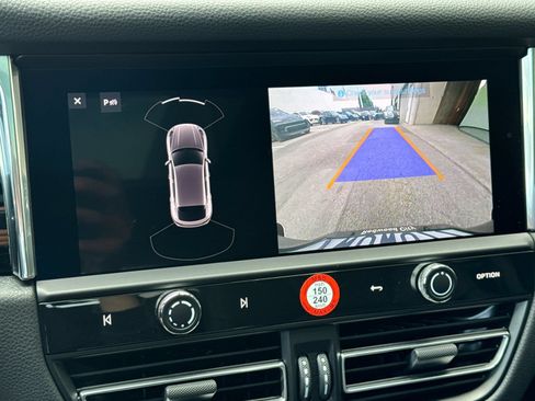 Certified 2026 Porsche Macan AWD/4WD image 23