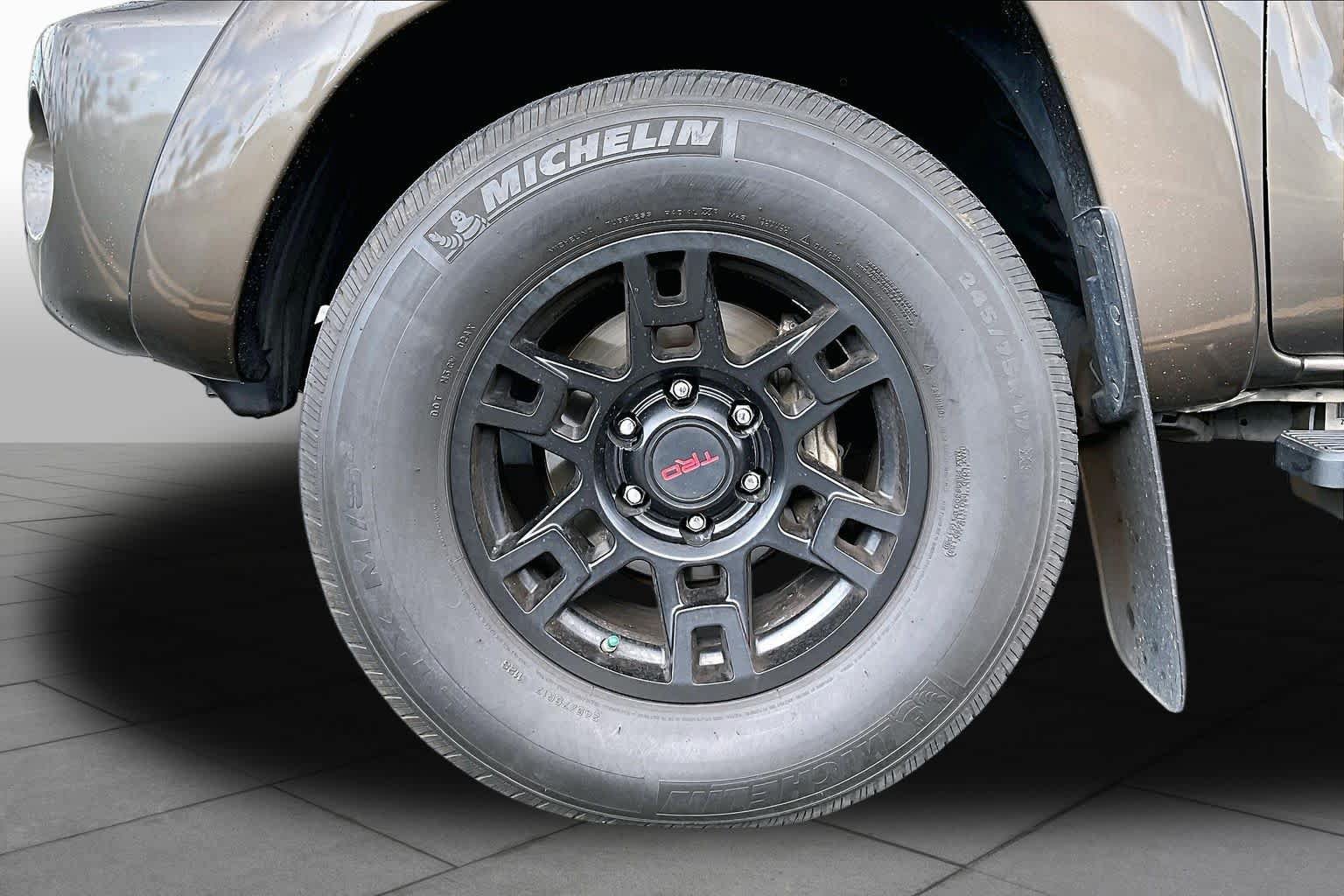 Used 2011 Toyota Tacoma PreRunner w/ SR5 Pkg #2 RWD image 10