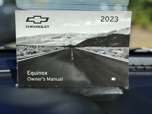Used 2023 Chevrolet Equinox LT image 42