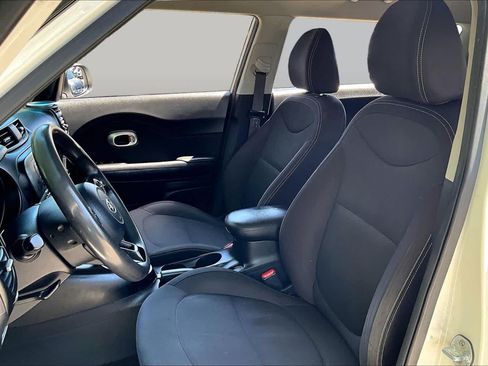 Used 2016 Kia Soul FWD image 8