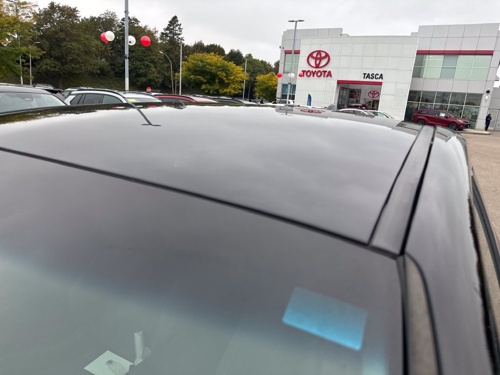 Used 2023 Toyota Venza LE AWD/4WD image 46