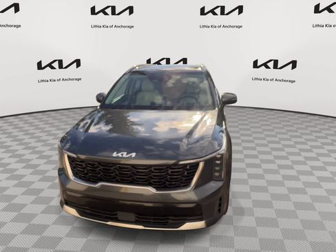 Certified 2025 Kia Sorento S w/ Panoramic Sunroof Package AWD/4WD image 3
