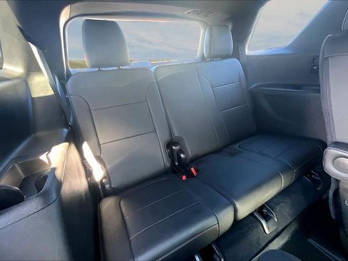 Used 2023 Chevrolet Traverse LT w/ LT Premium Package image 17