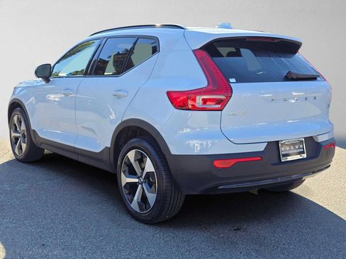 Used 2026 Volvo XC40 B5 Plus AWD/4WD image 6