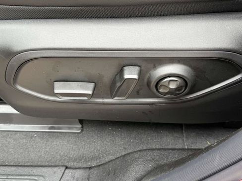 New 2025 Jeep Grand Cherokee Altitude image 24