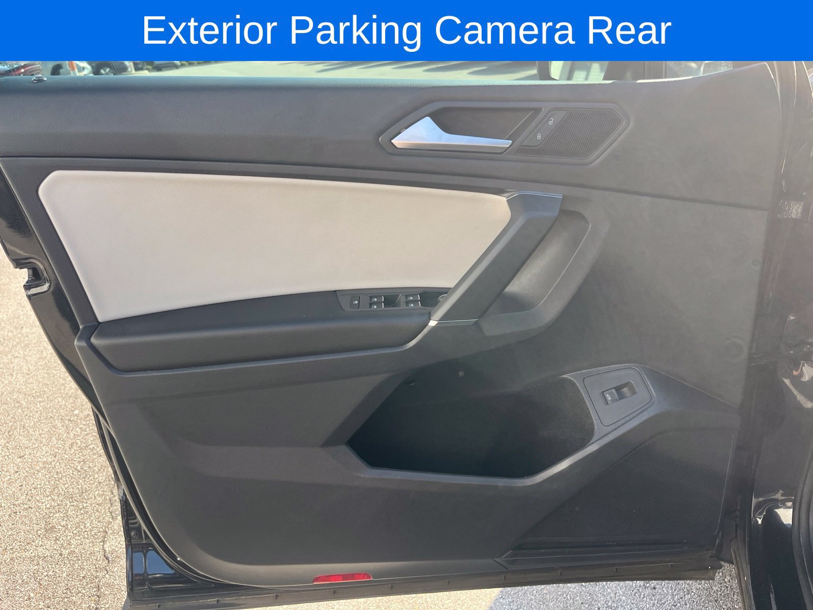 Used 2020 Volkswagen Tiguan SEL w/ 3rd Row Seat Package AWD/4WD image 12