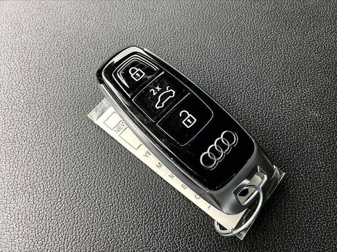 Used 2023 Audi Q8 Premium Plus w/ Premium Plus Package image 10