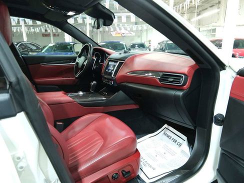Used 2017 Maserati Levante S image 32