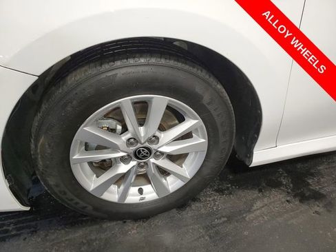 Used 2025 Toyota Camry LE image 7