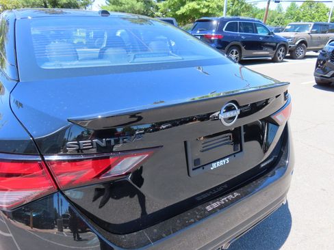 Used 2025 Nissan Sentra SR w/ Midnight Edition FWD image 10