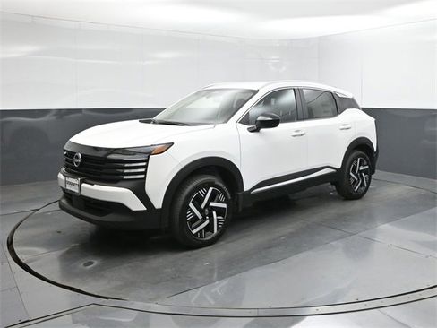 New 2026 Nissan Kicks SV image 1