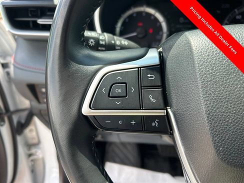 Used 2023 Toyota Highlander XSE FWD image 8