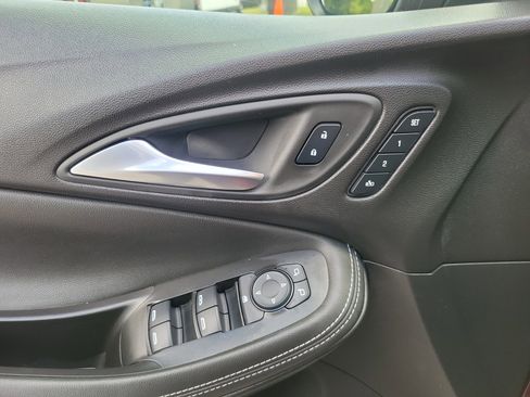 Used 2024 Buick Encore GX Avenir image 20