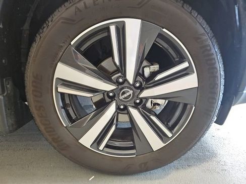 Used 2025 Nissan Rogue SL w/ SL Premium Package AWD/4WD image 28