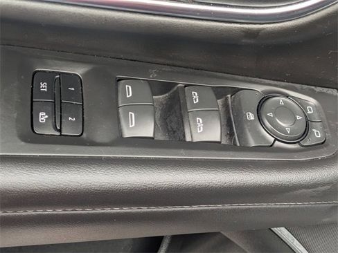 Used 2023 Chevrolet Tahoe LT image 12