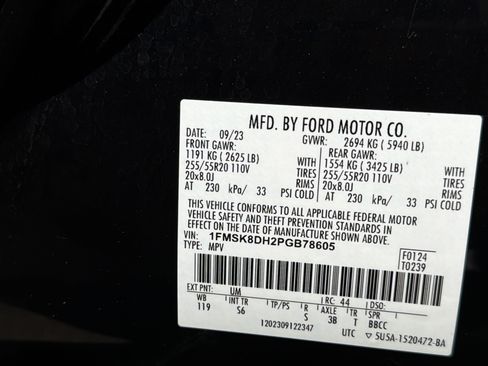 Used 2023 Ford Explorer XLT w/ Equipment Group 202A AWD/4WD image 29