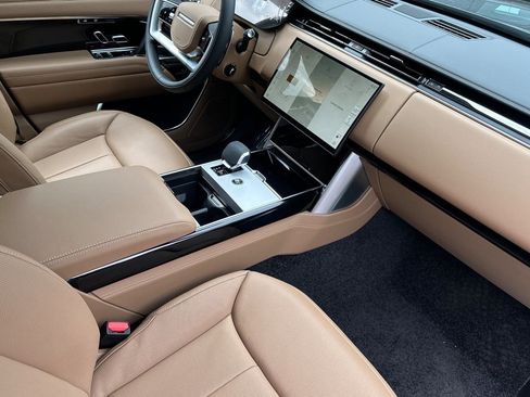 New 2026 Land Rover Range Rover Long Wheelbase SE AWD/4WD image 28