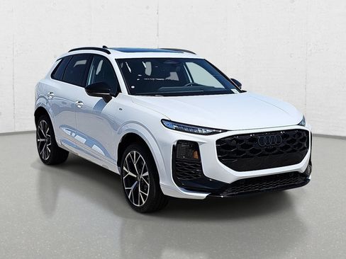 New 2026 Audi Q3 quattro 2.0T AWD/4WD image 3