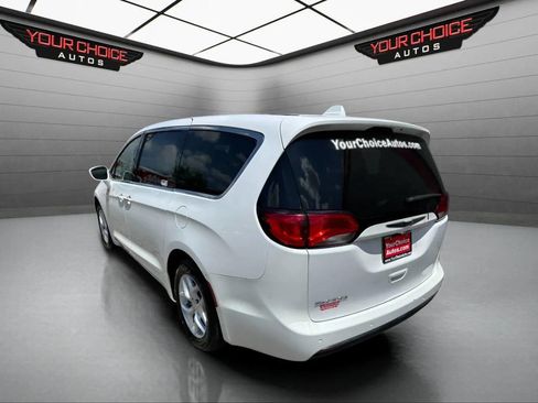 Used 2018 Chrysler Pacifica Touring Plus w/ Tire & Wheel Group image 3