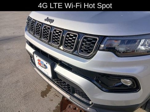 New 2026 Jeep Compass Latitude image 30