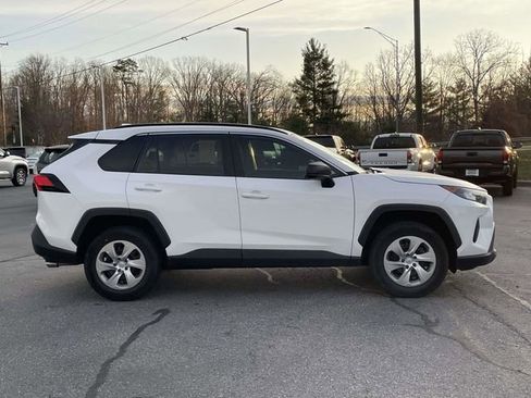 Used 2021 Toyota RAV4 LE image 6