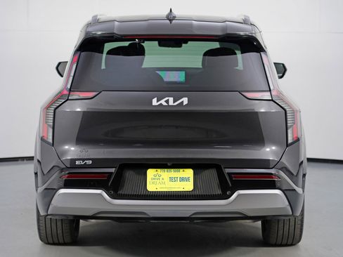 Used 2024 Kia EV9 Land image 55
