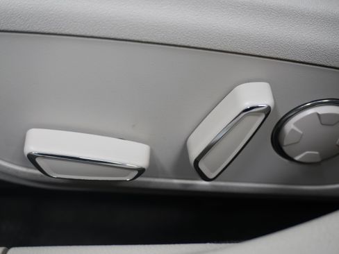 Used 2019 Lincoln MKZ Reserve w/ Reserve Plus Package FWD image 16