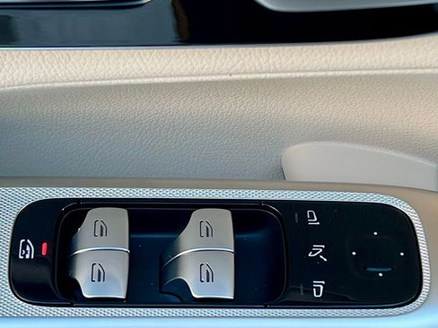 Certified 2026 Mercedes-Benz GLC 300 4MATIC image 36